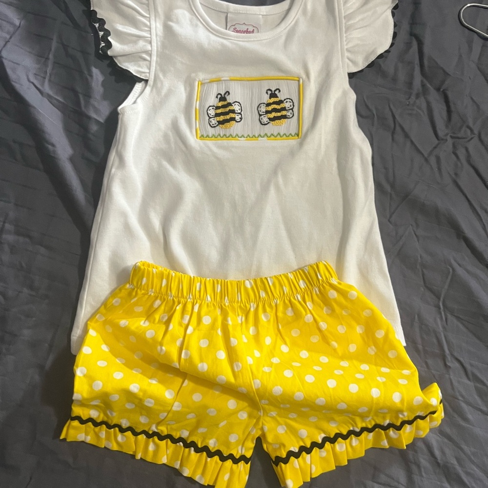 New with tags toddler outfit